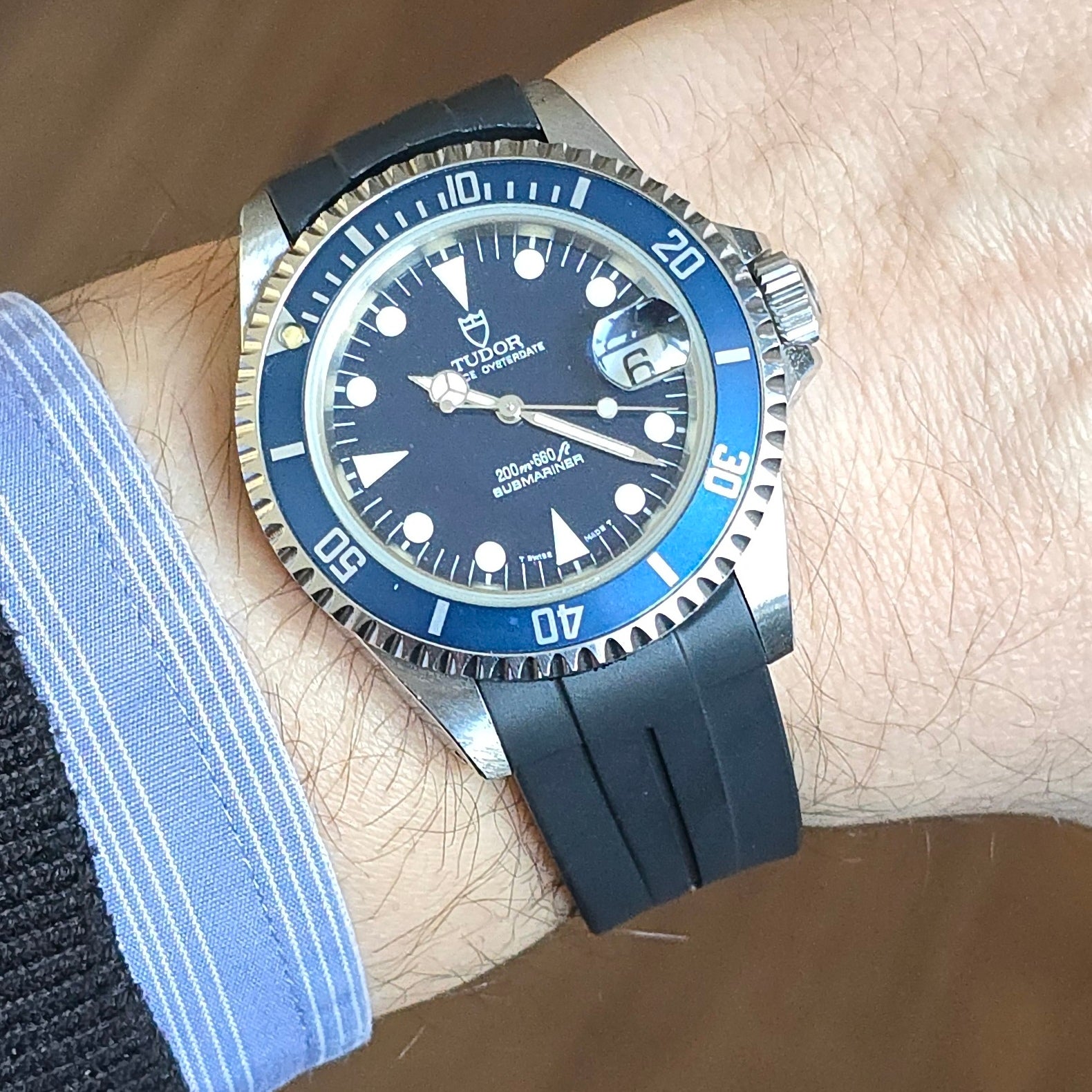 OMG. Siyah FKM Entegre Kauçuk Kordon