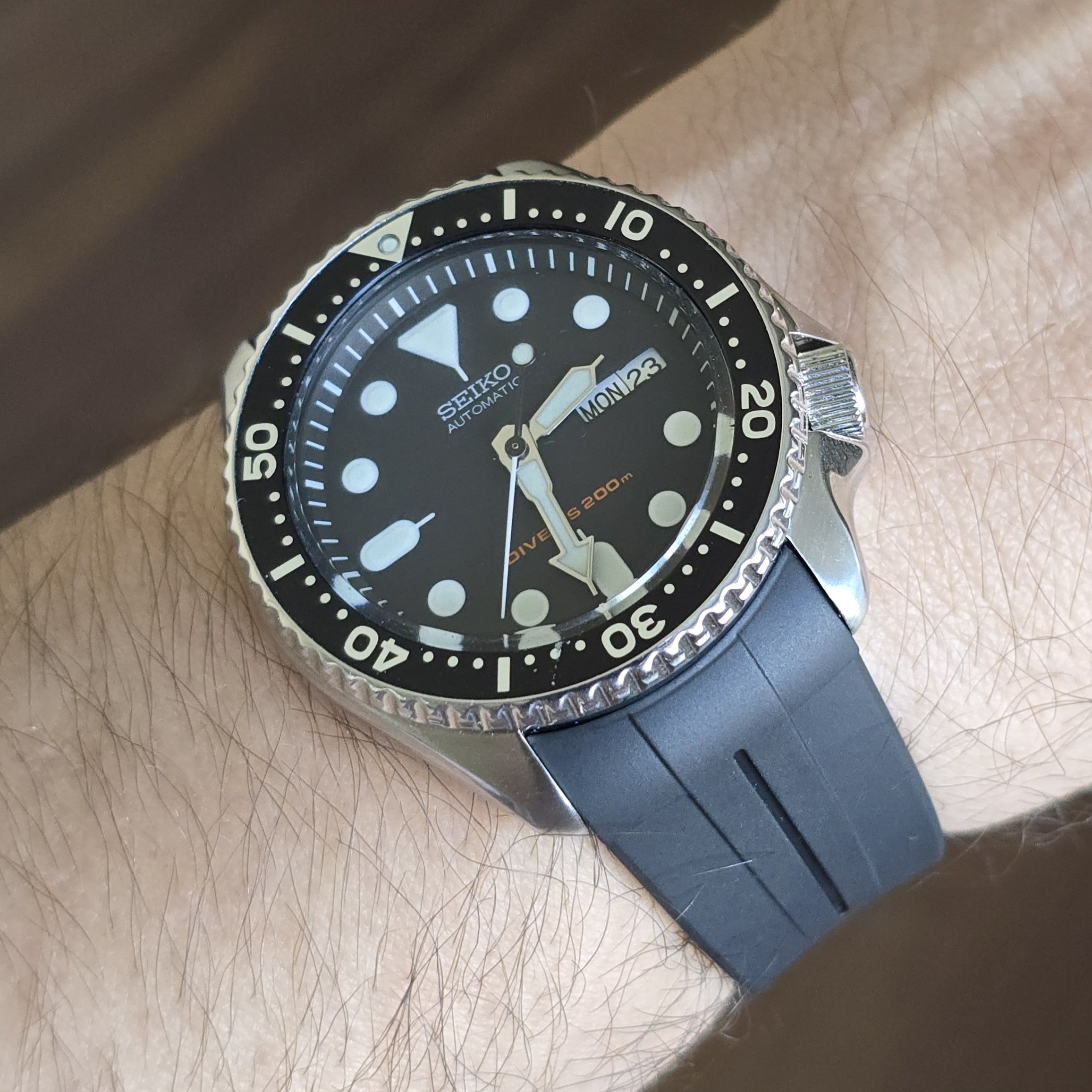 Seiko Siyah FKM Entegre Kauçuk Kordon