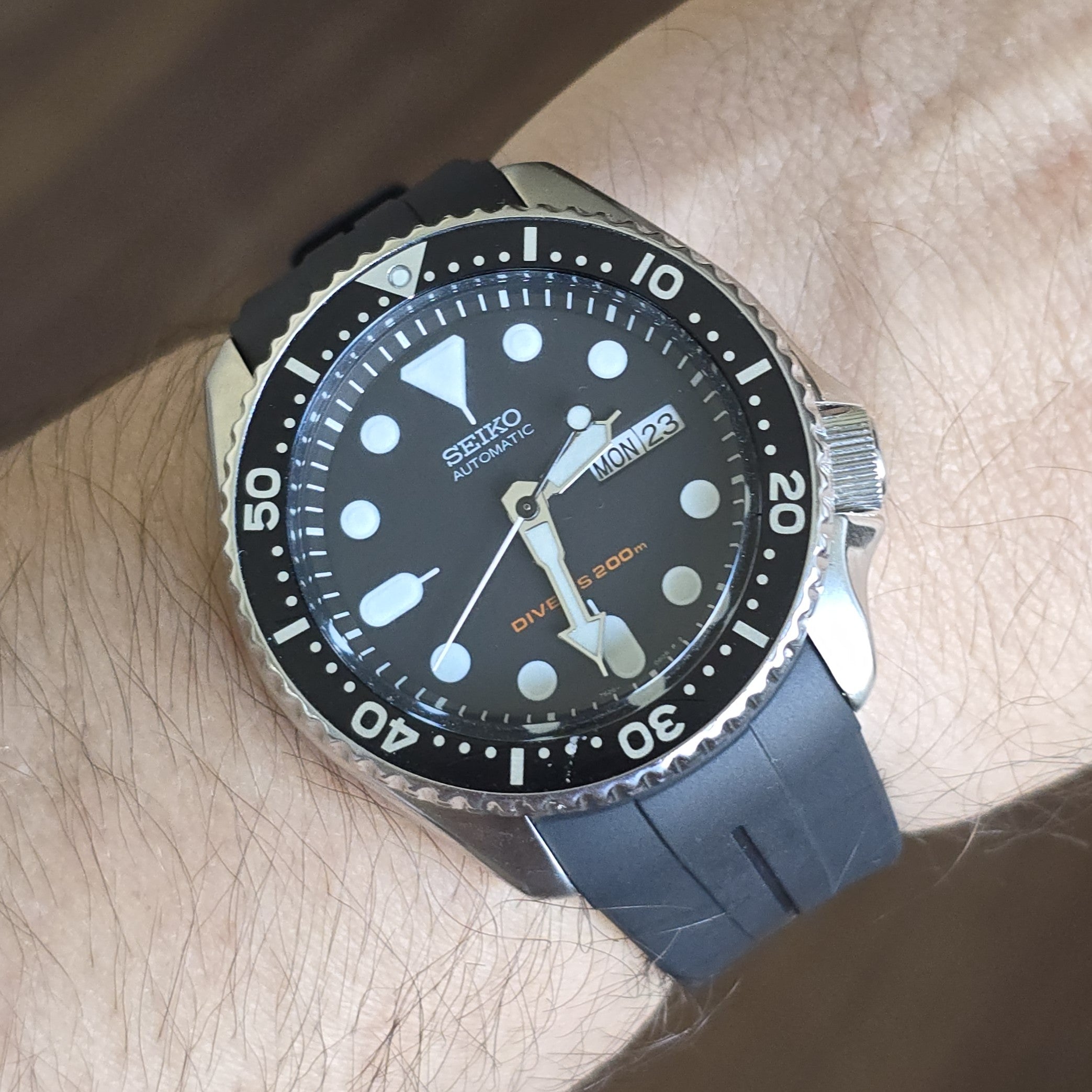 Seiko Siyah FKM Entegre Kauçuk Kordon