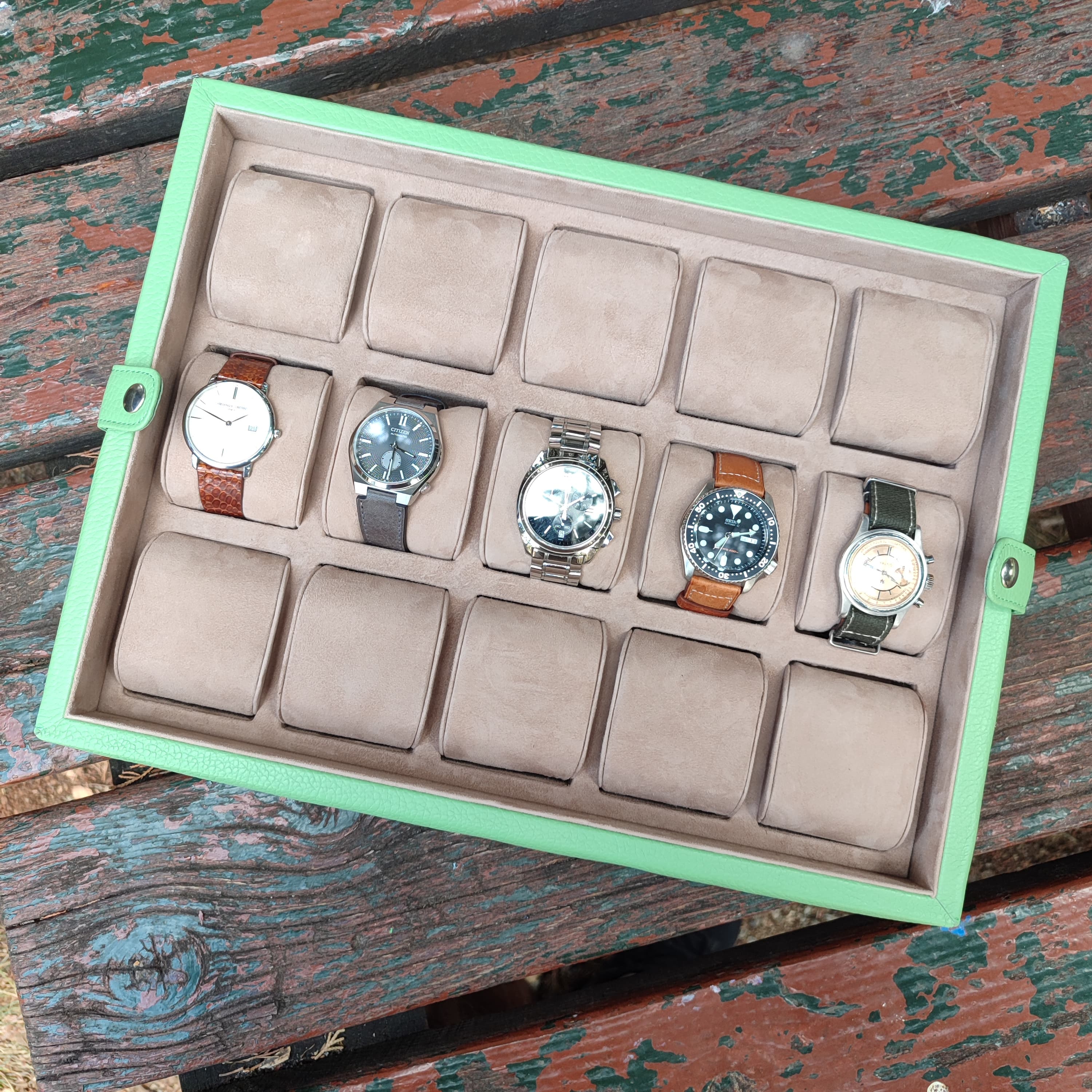 Yeşil Deri Saat Kutusu 15'li