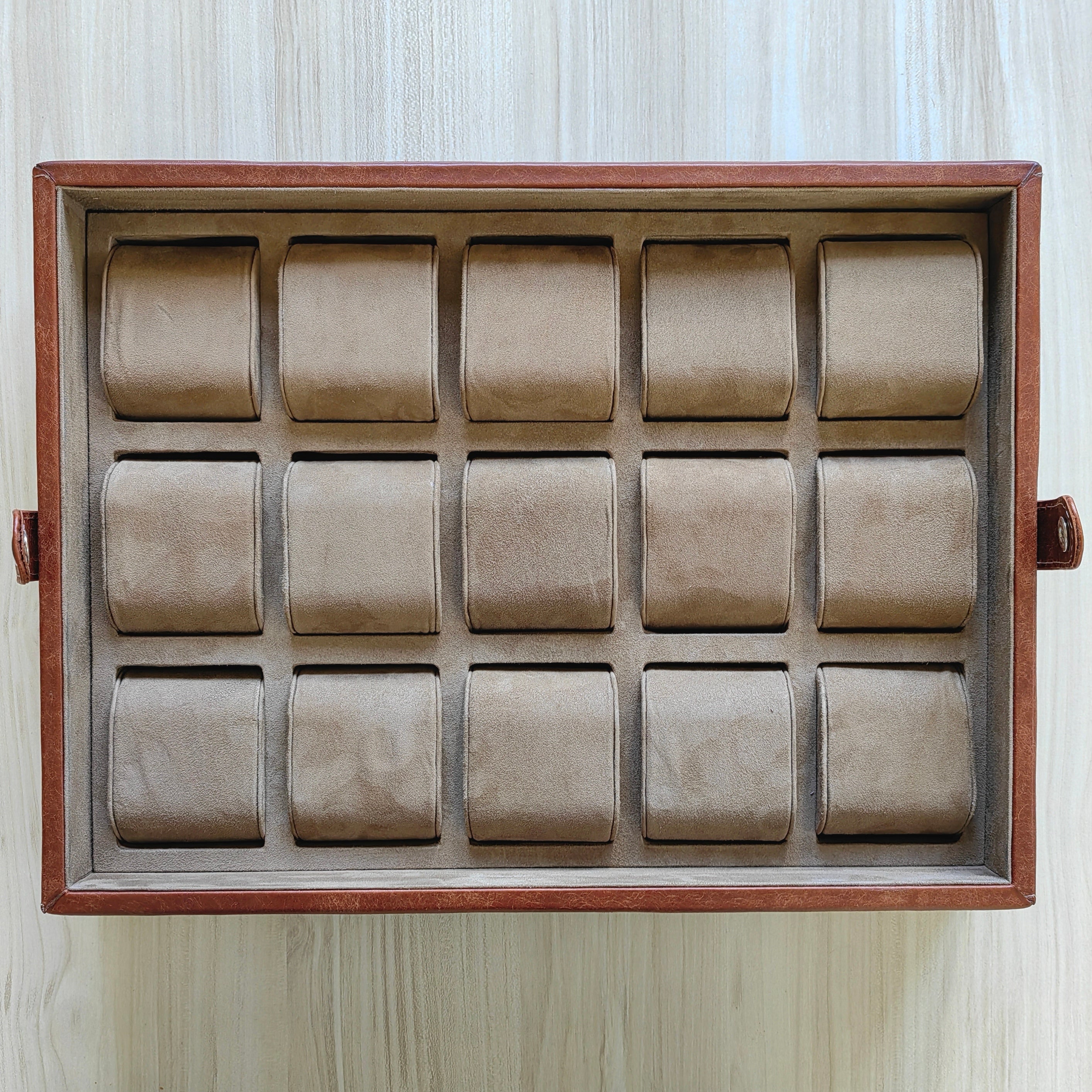 Bolt Kahve Deri Saat Kutusu 15'li