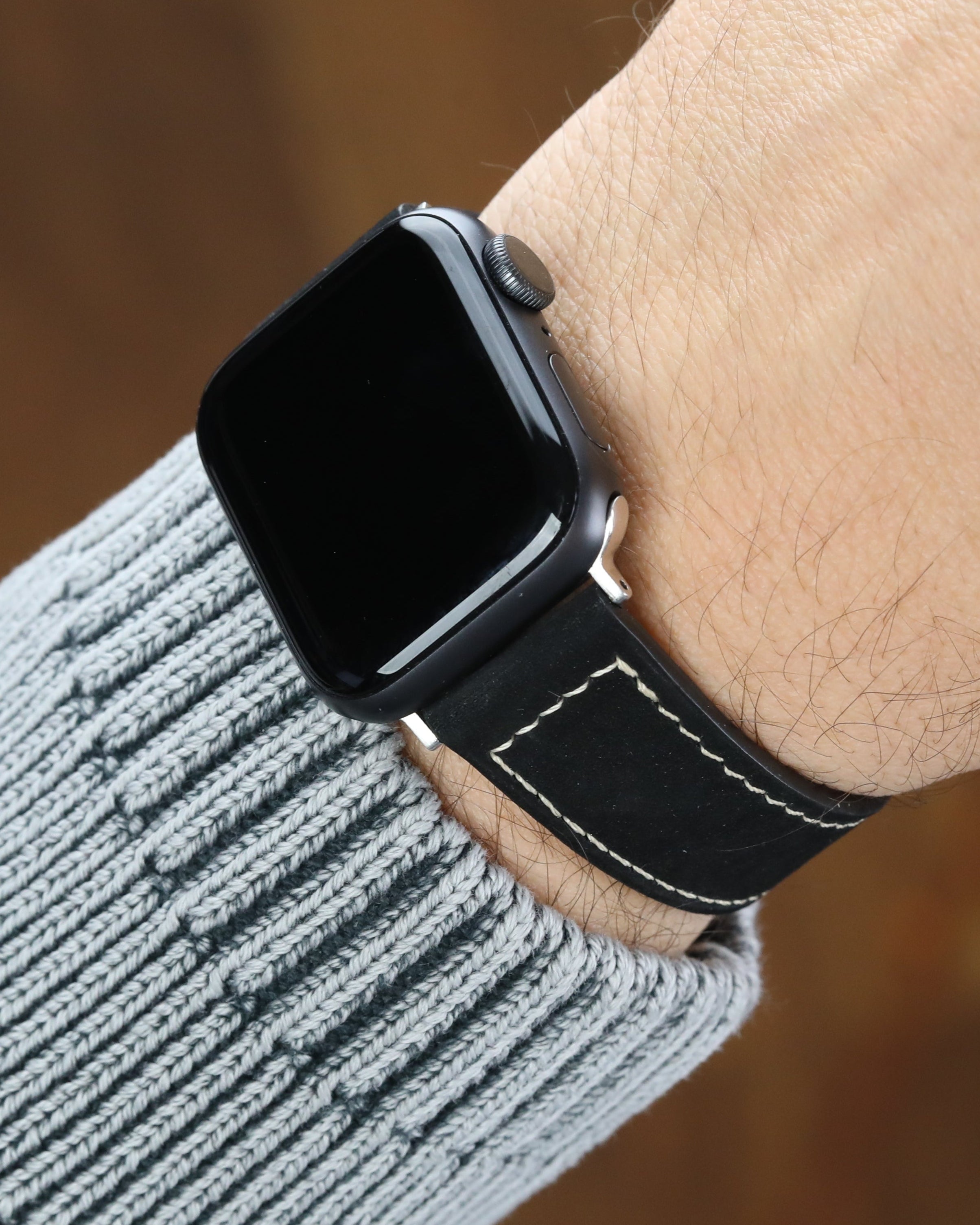 Siyah renkli gerçek nubuk derisi el yapımı antialerjik arka derili apple watch ultra ile uyumlu kordon