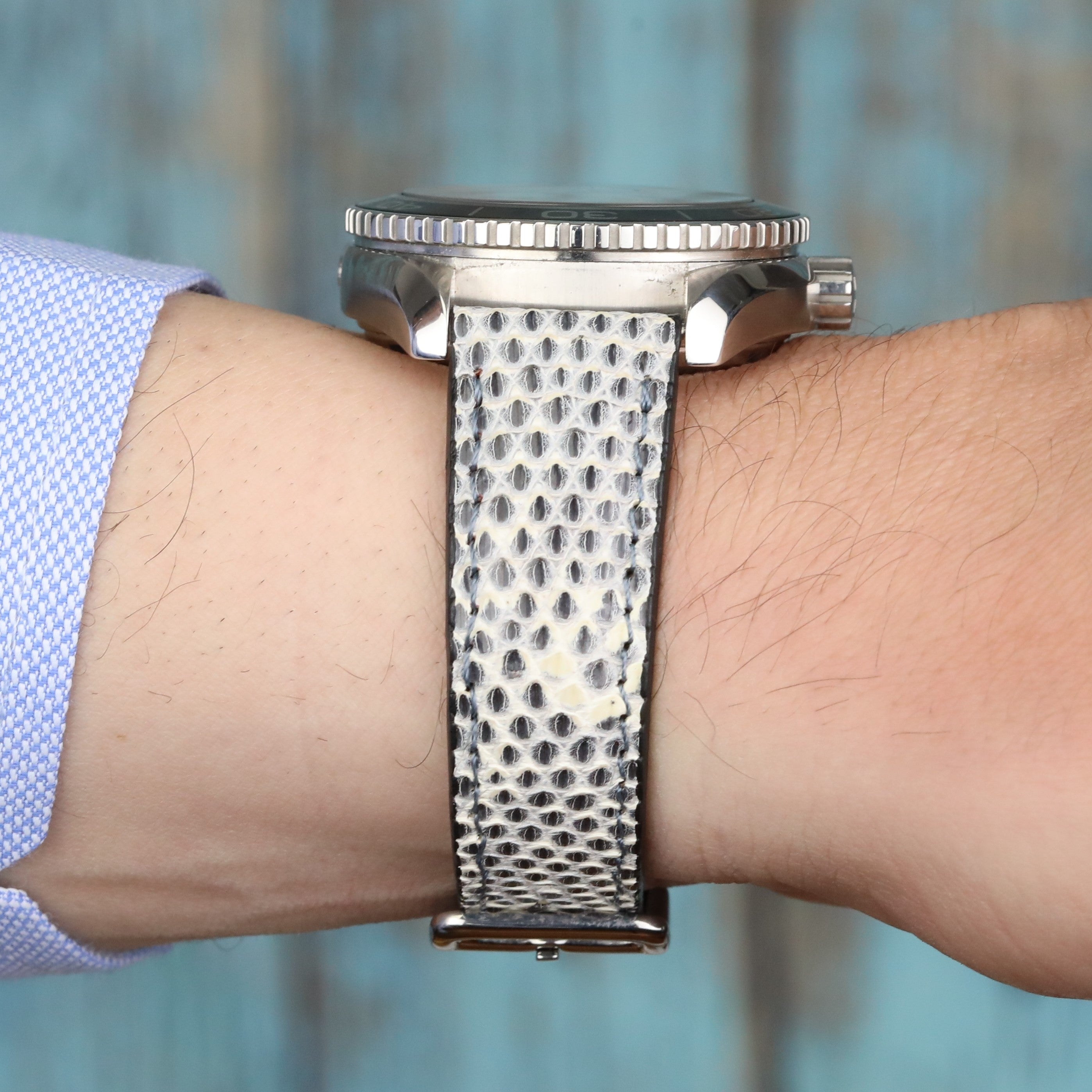 El yapımı beyaz renkli akıllı pimli deri saat kordonu