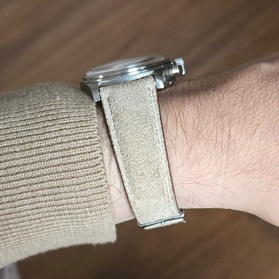 Gerçek deri el yapımı akıllı pimli arkada kullanılan deri anti-alerjik bej renkli deri saat kayışı