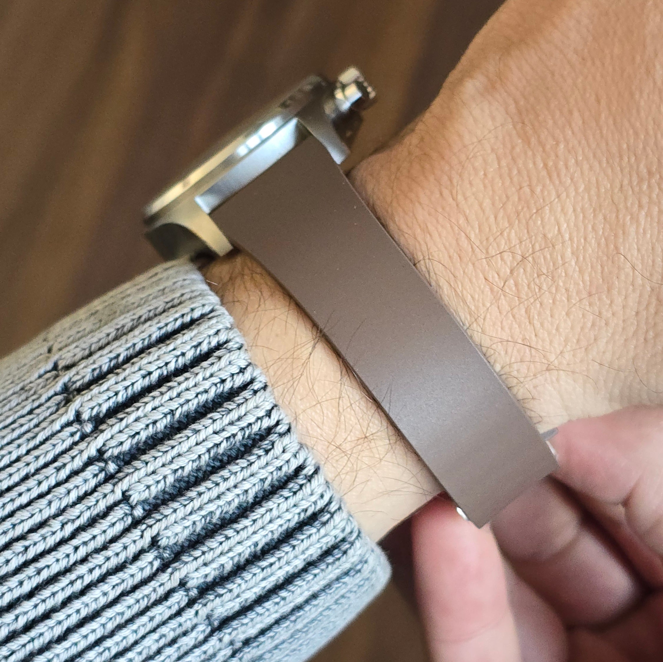 Kahverengi renkli kauçuk kordon