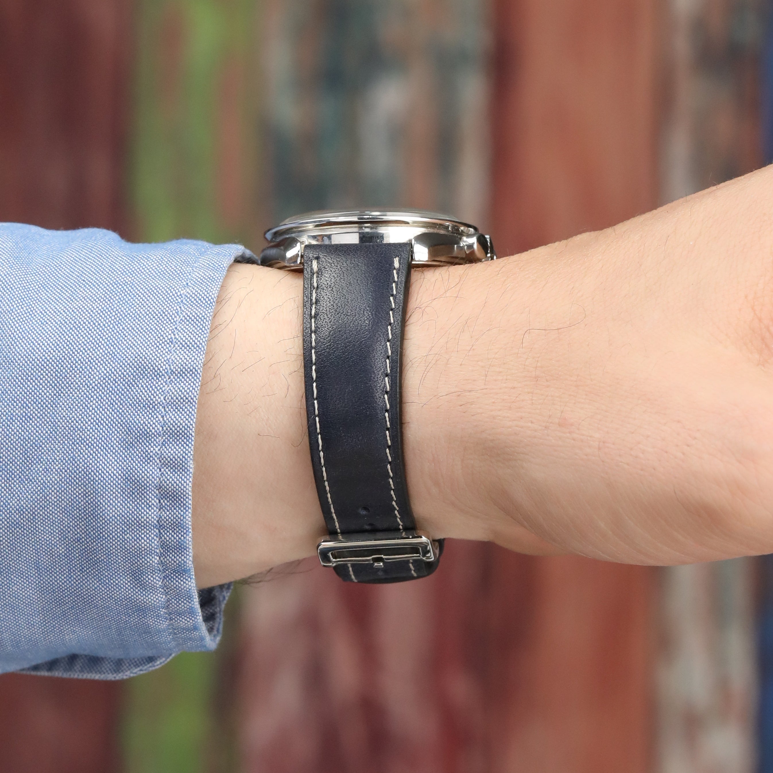 Gerçek dana derisi el yapımı lacivert renkli beyaz dikişli deri kordon