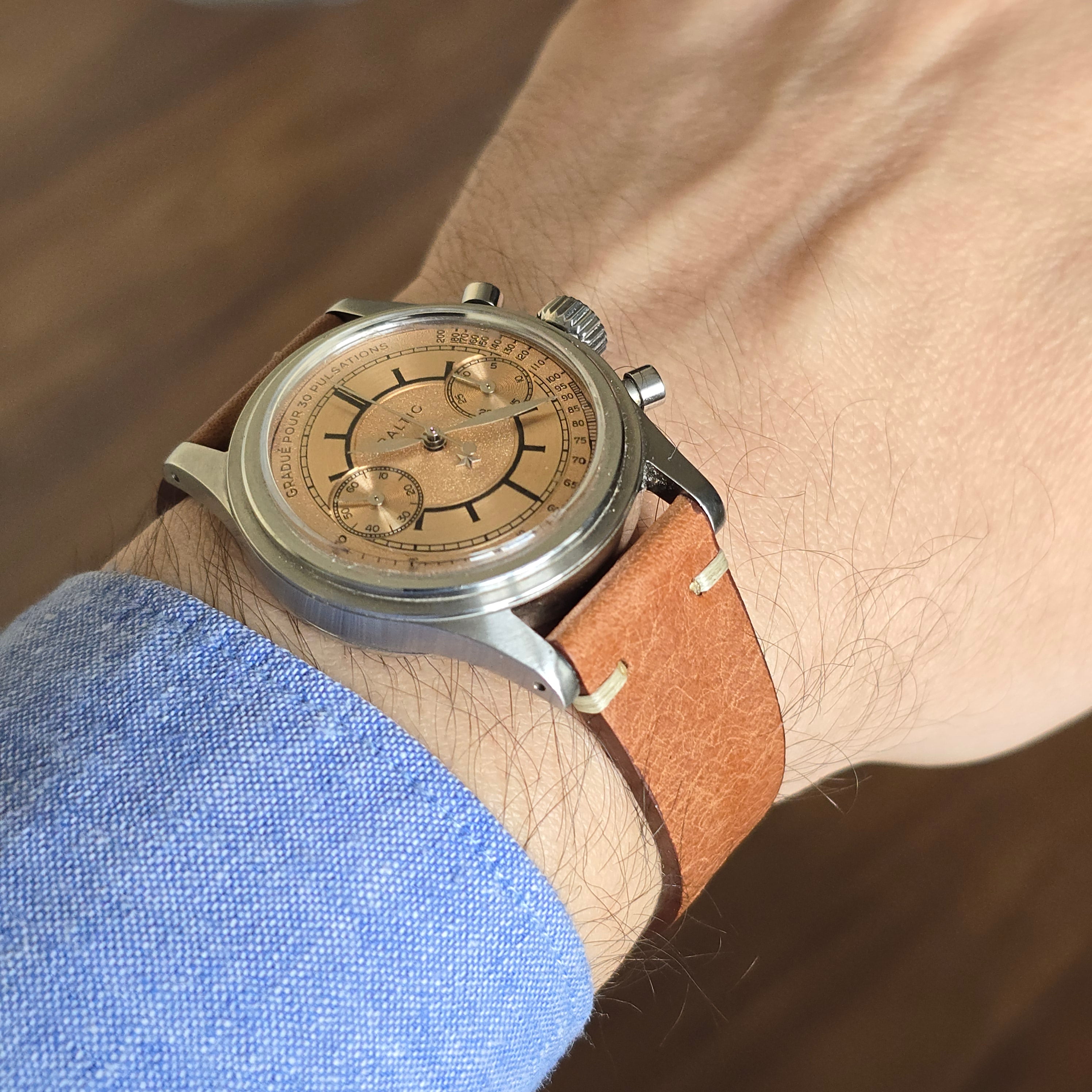 Gerçek deri el yapımı akıllı pimli arkada kullanılan deri anti-alerjik taba renkli saat kayışı