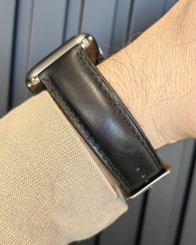 Siyah renkli gerçek deri el yapımı antialerjik arka derili apple watch ultra ile uyumlu kordon