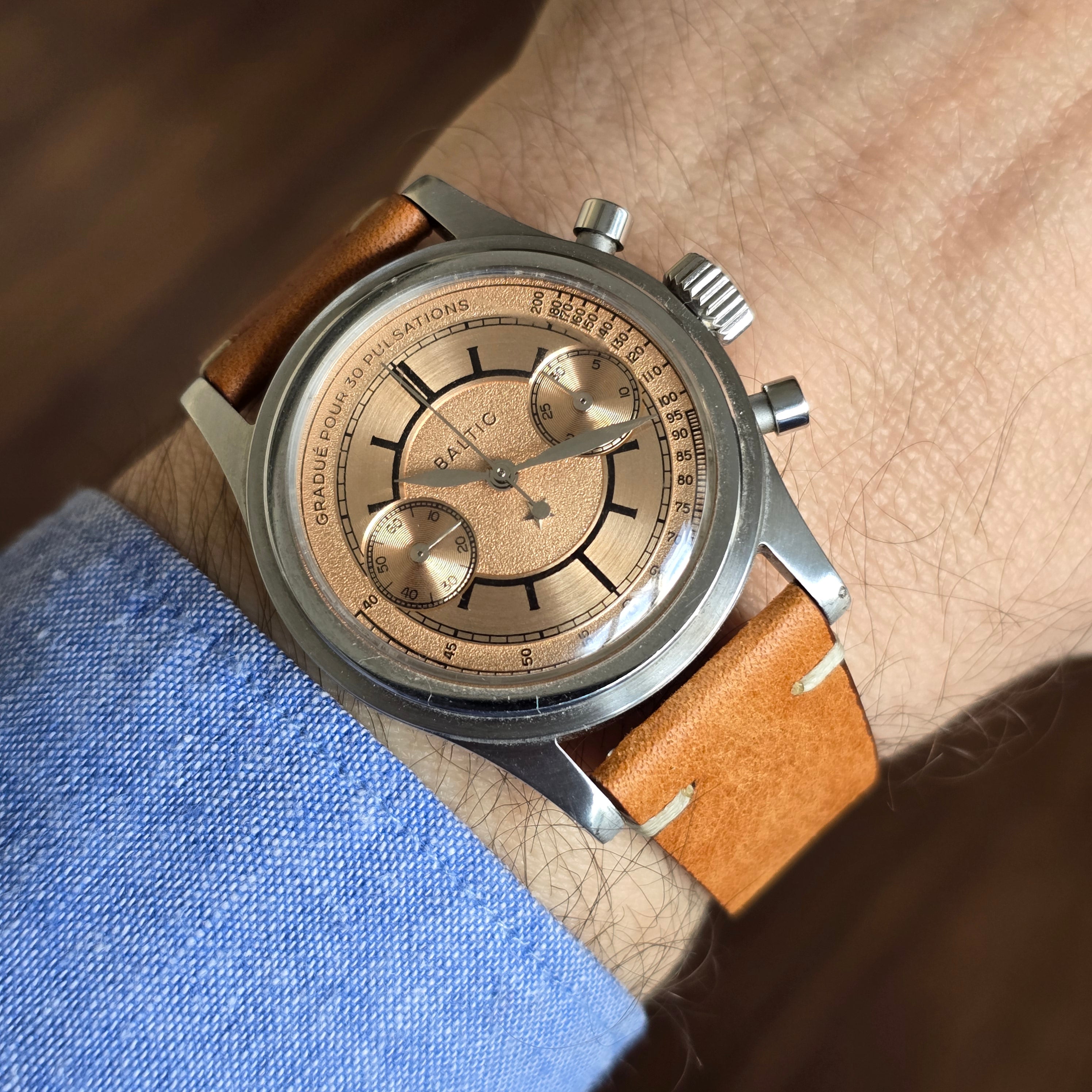 Gerçek deri el yapımı akıllı pimli arkada kullanılan deri anti-alerjik taba renkli deri kayış