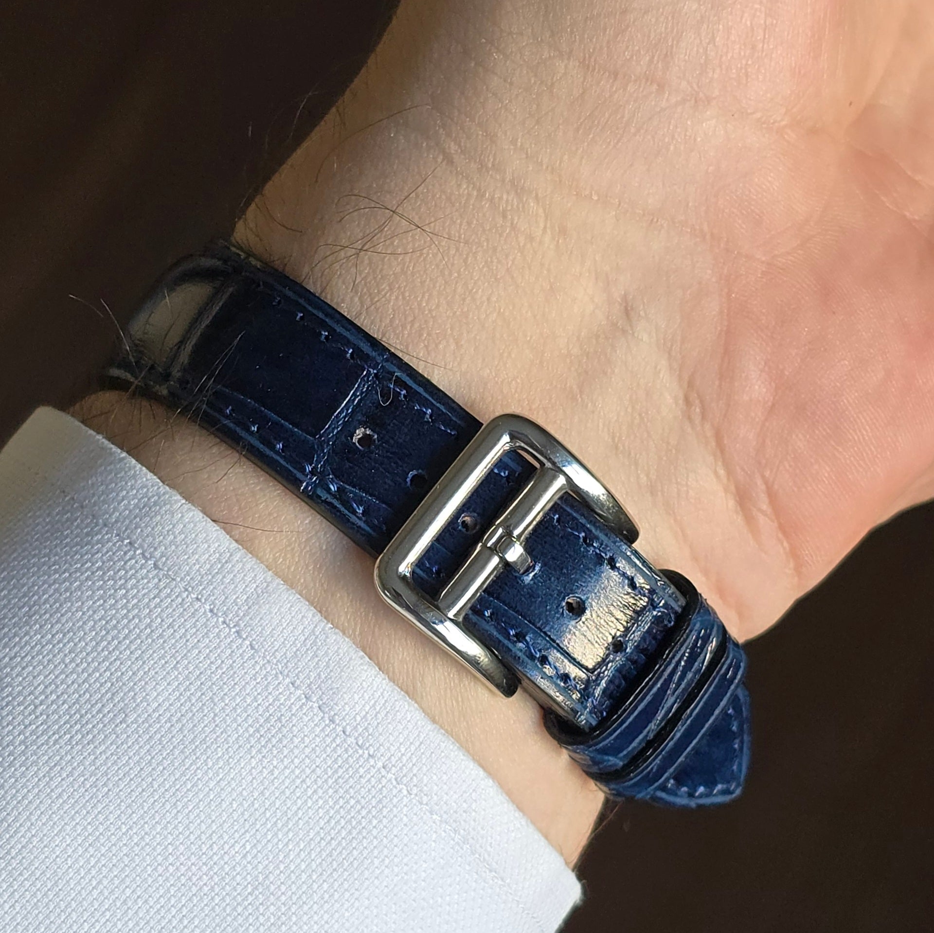 Gerçek dana derisi el yapımı lacivert renkli akıllı pimli deri kordon