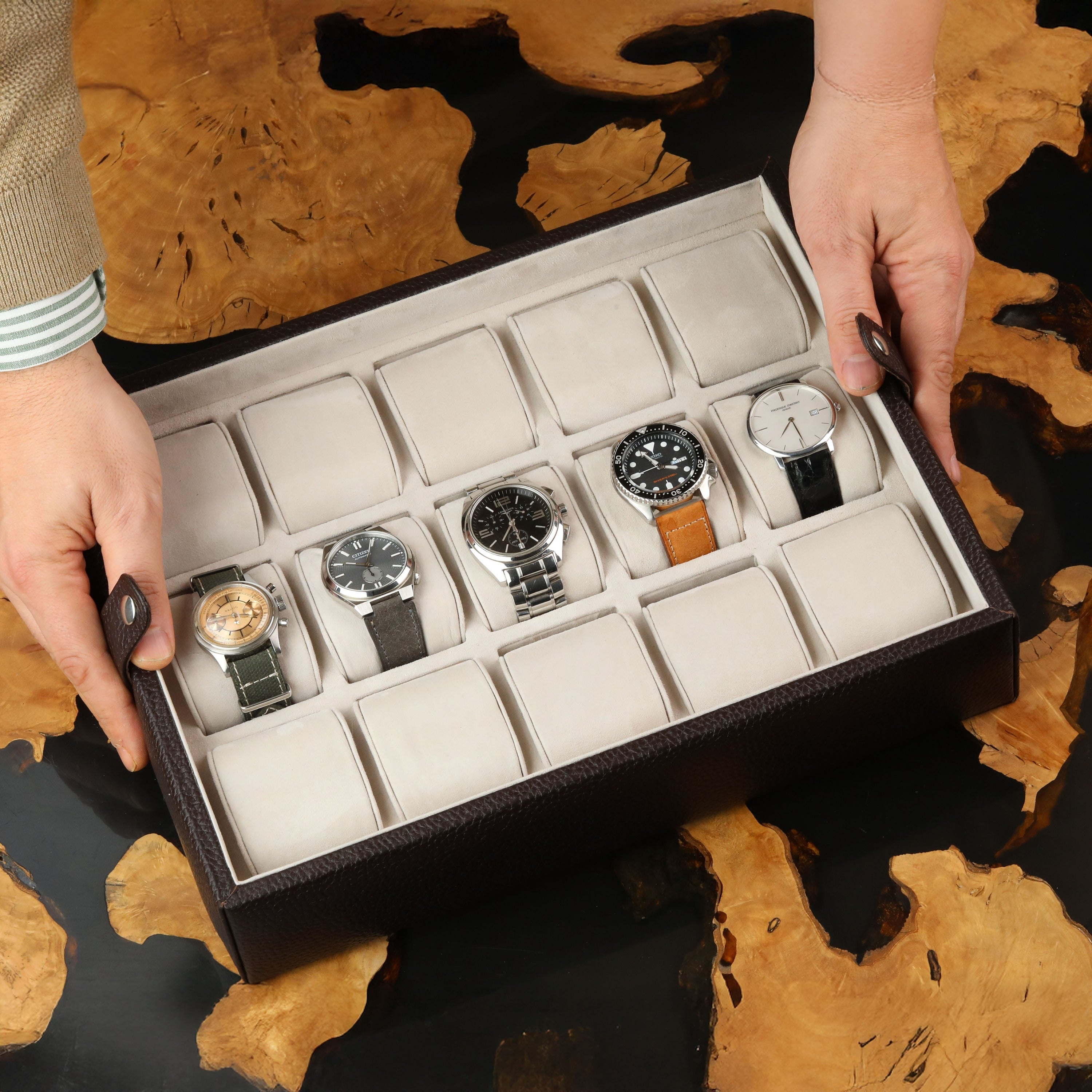 Koyu Kahve Deri Saat Kutusu 15'li