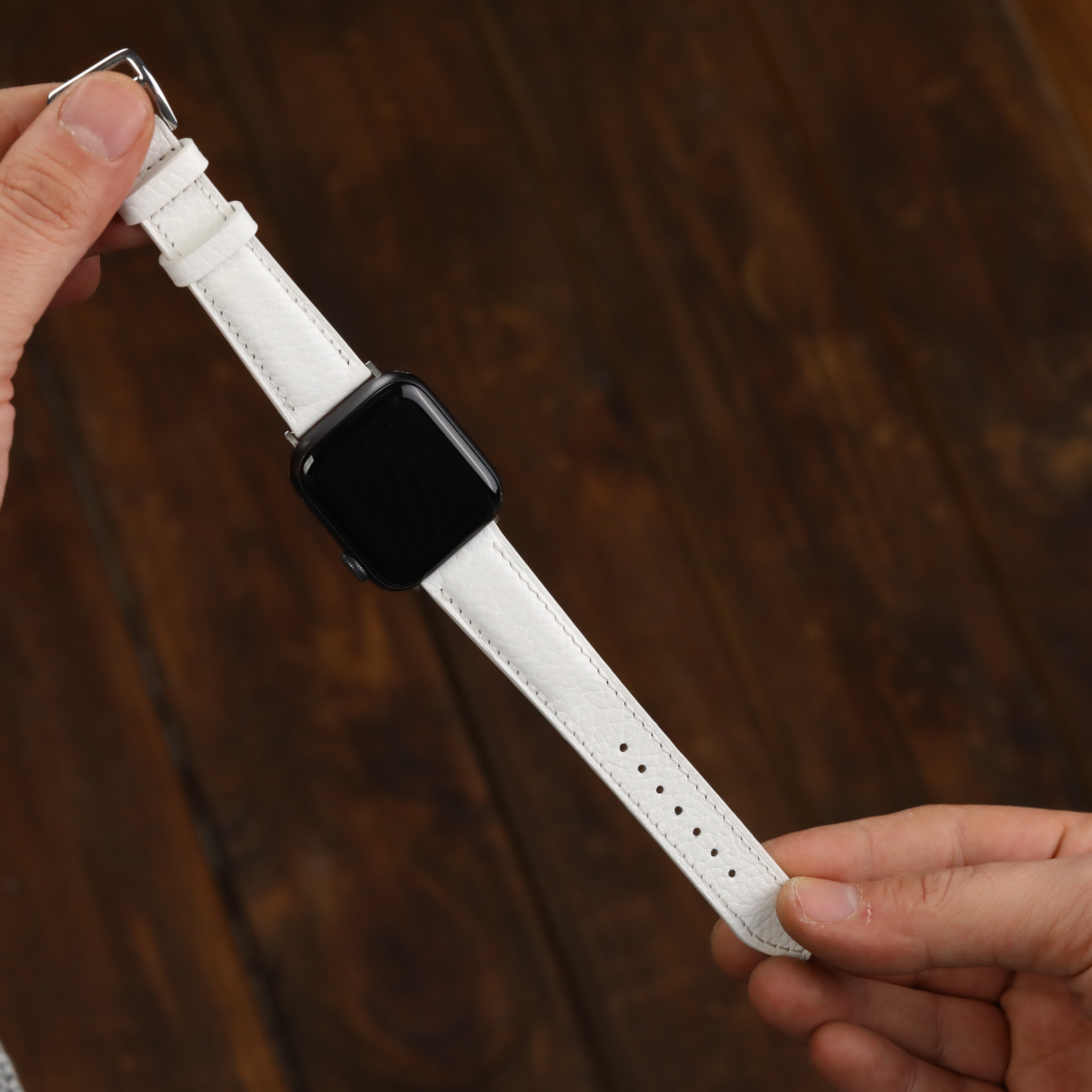 Beyaz renkli gerçek deri el yapımı antialerjik arka derili apple watch ile uyumlu kordon