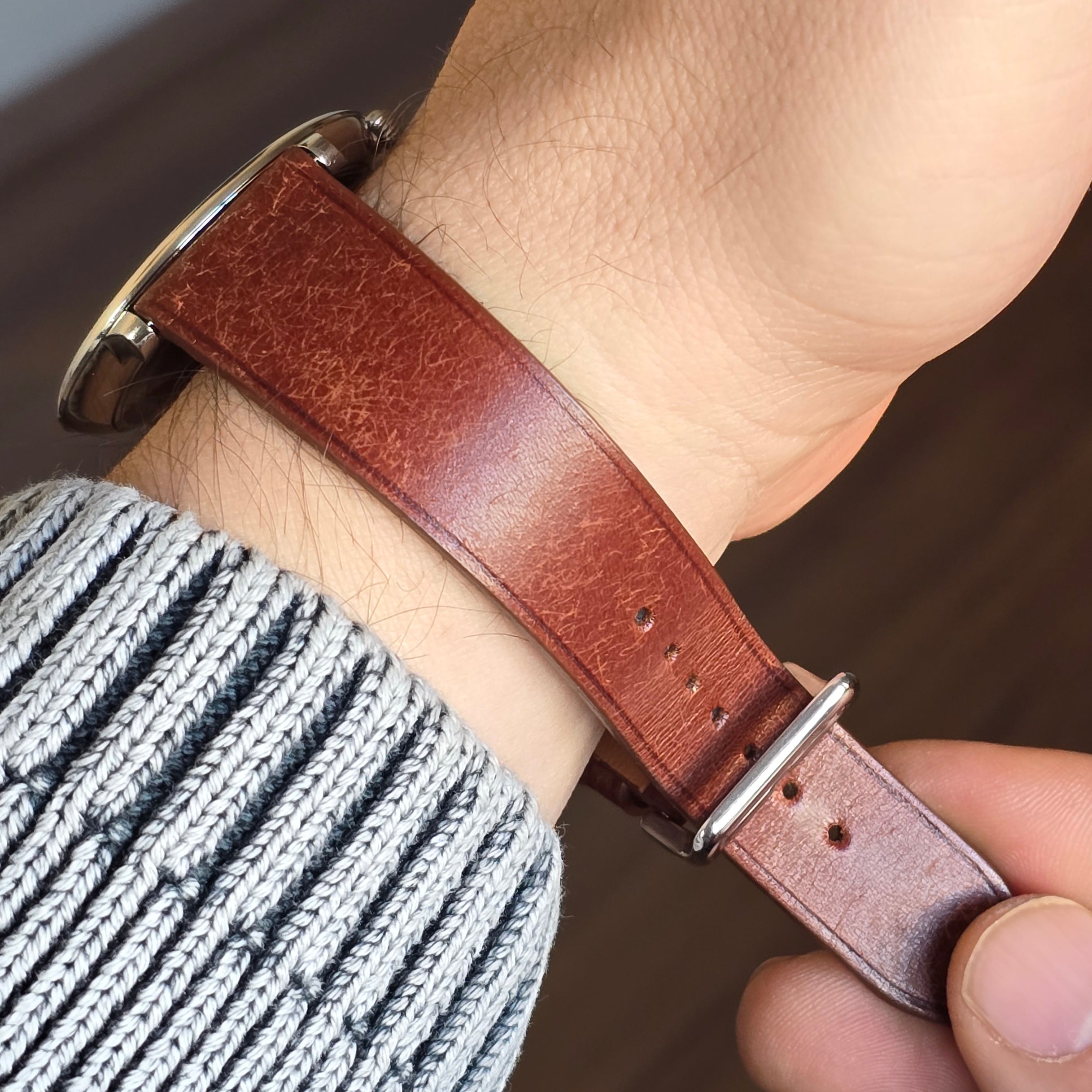 El yapımı kahve renkli akıllı pimli dikişsiz deri kayış