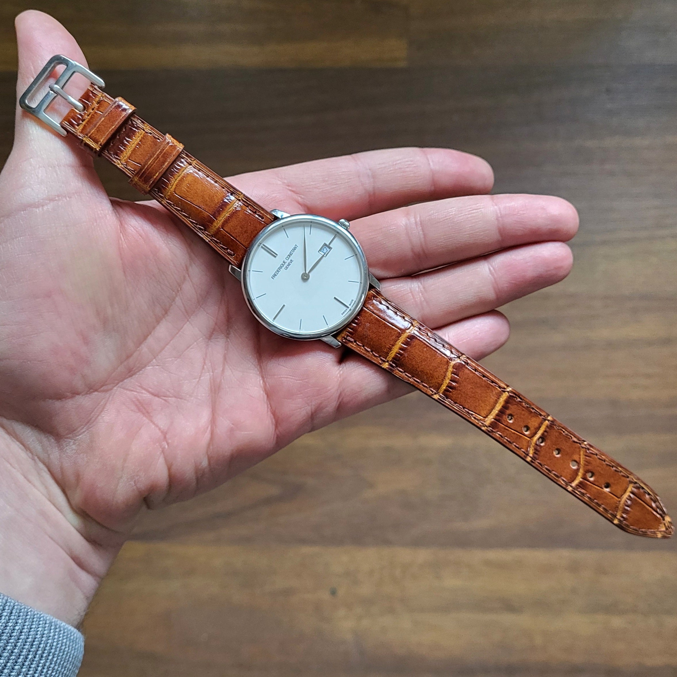 Gerçek deri el yapımı kahverengi renk baskılı deri kordon