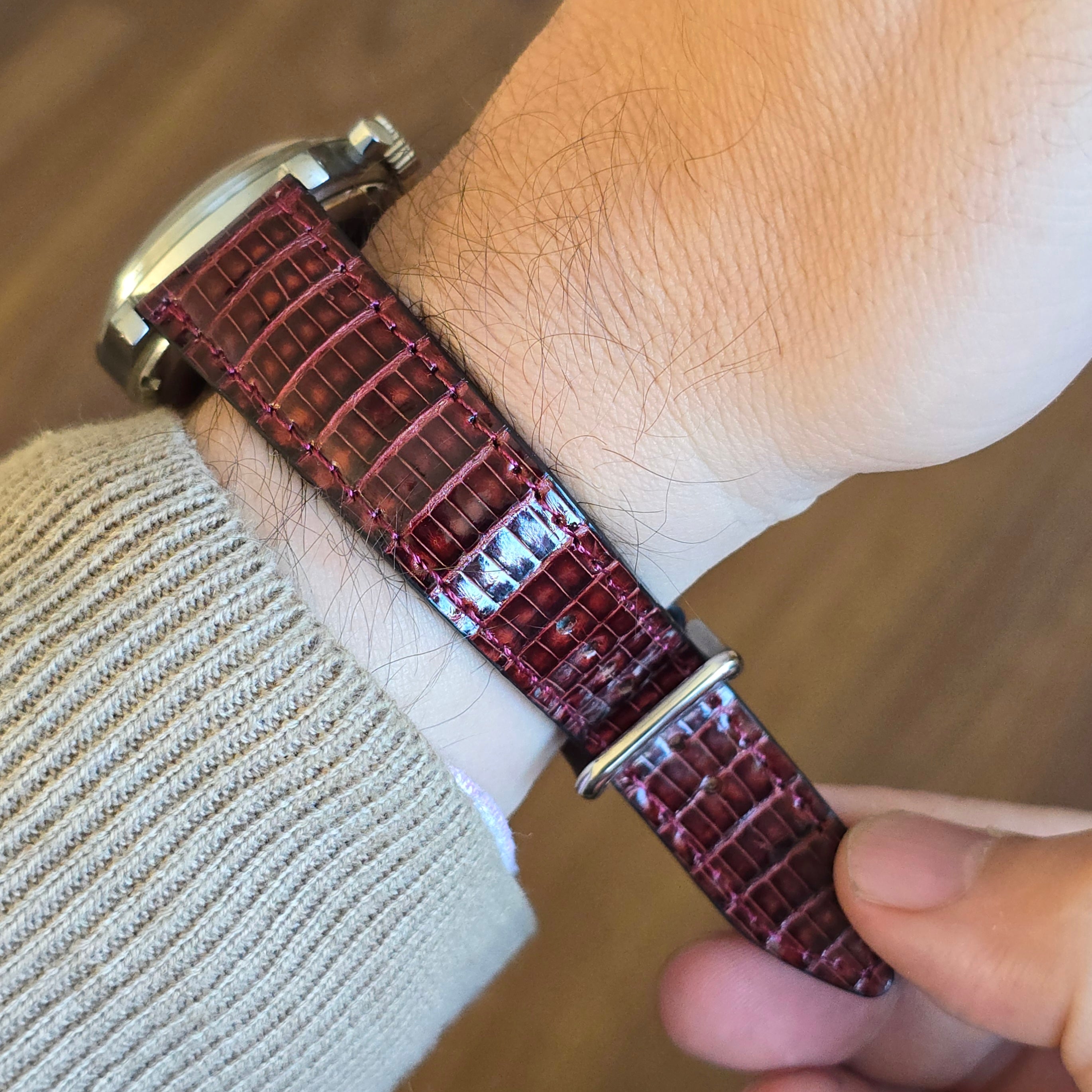 Gerçek egzotik deri el yapımı bordo renkli akıllı pimli deri kordon