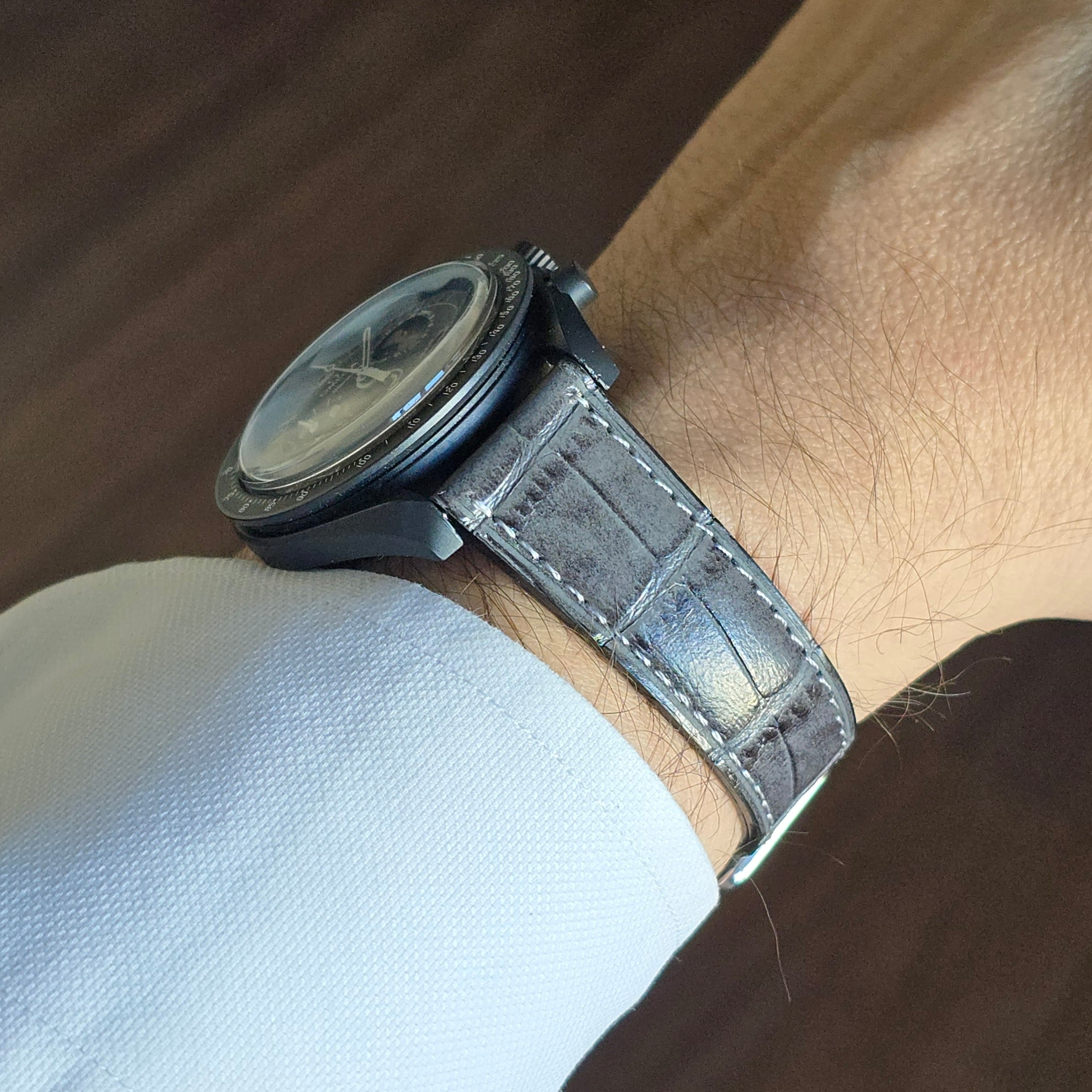 Gerçek deri el yapımı gri renk akıllı pimli baskılı deri kordon