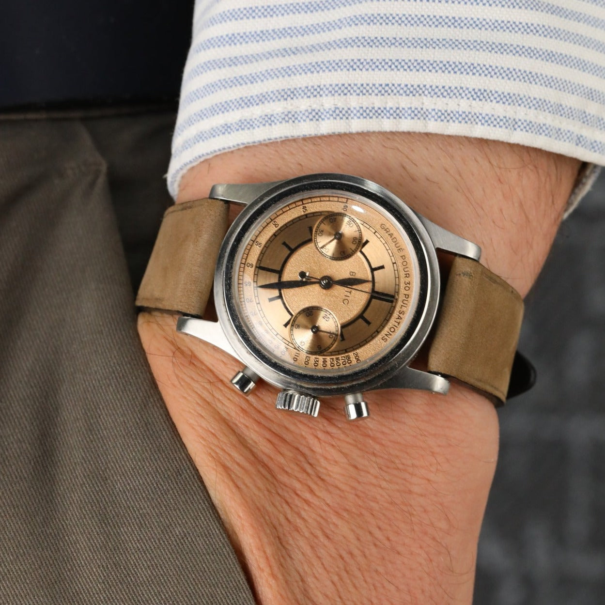 El yapımı gri renkli akıllı pimli dikişsiz gerçek deri kordon