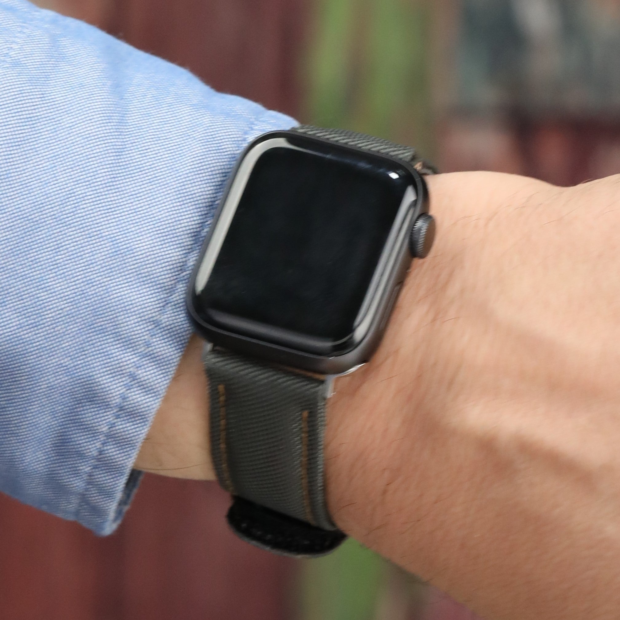 Gri renkli kumaş el yapımı antialerjik arka derili apple watch ile uyumlu kordon