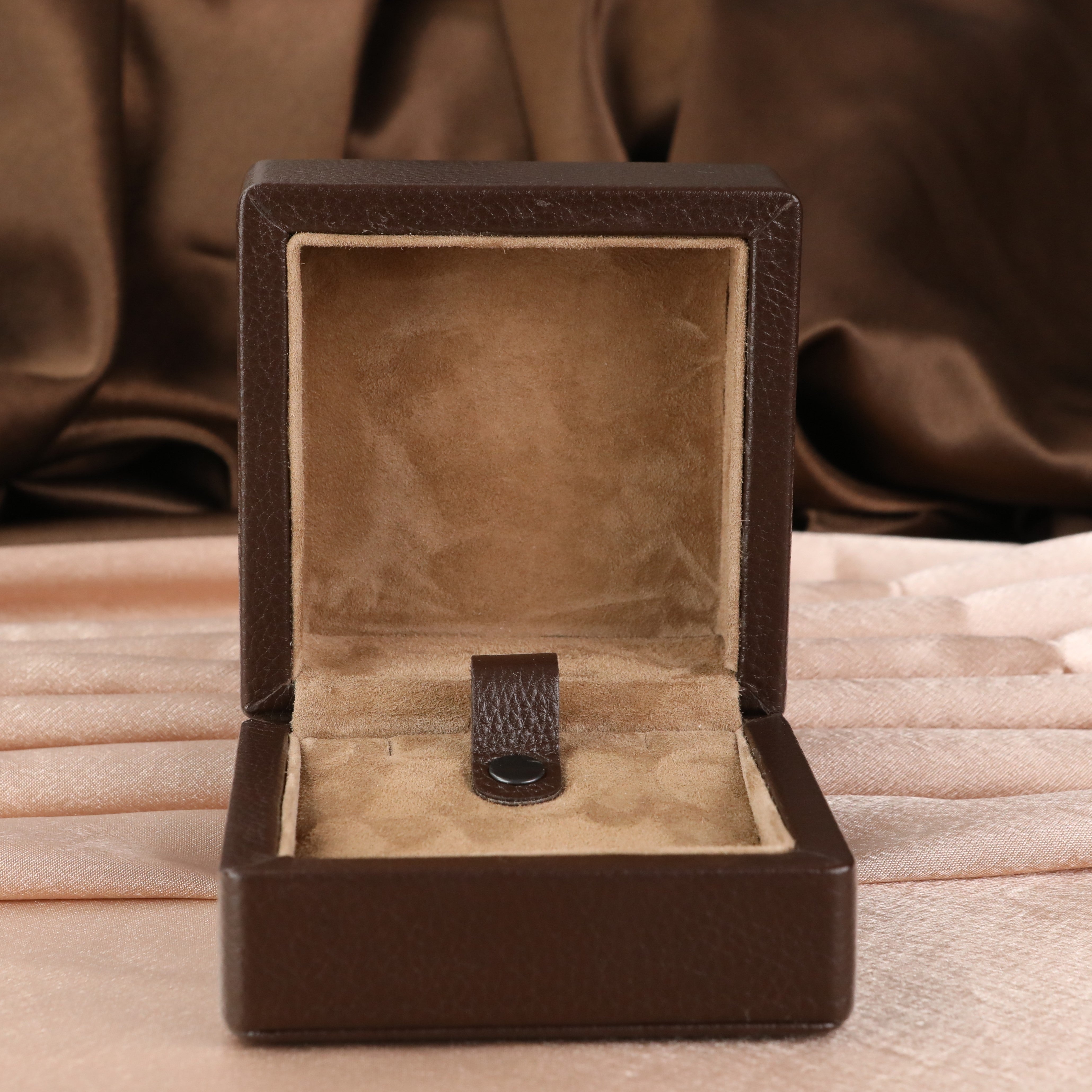 İçi ve dışı gerçek deri el yapımı kahve renk bilezik kutusu