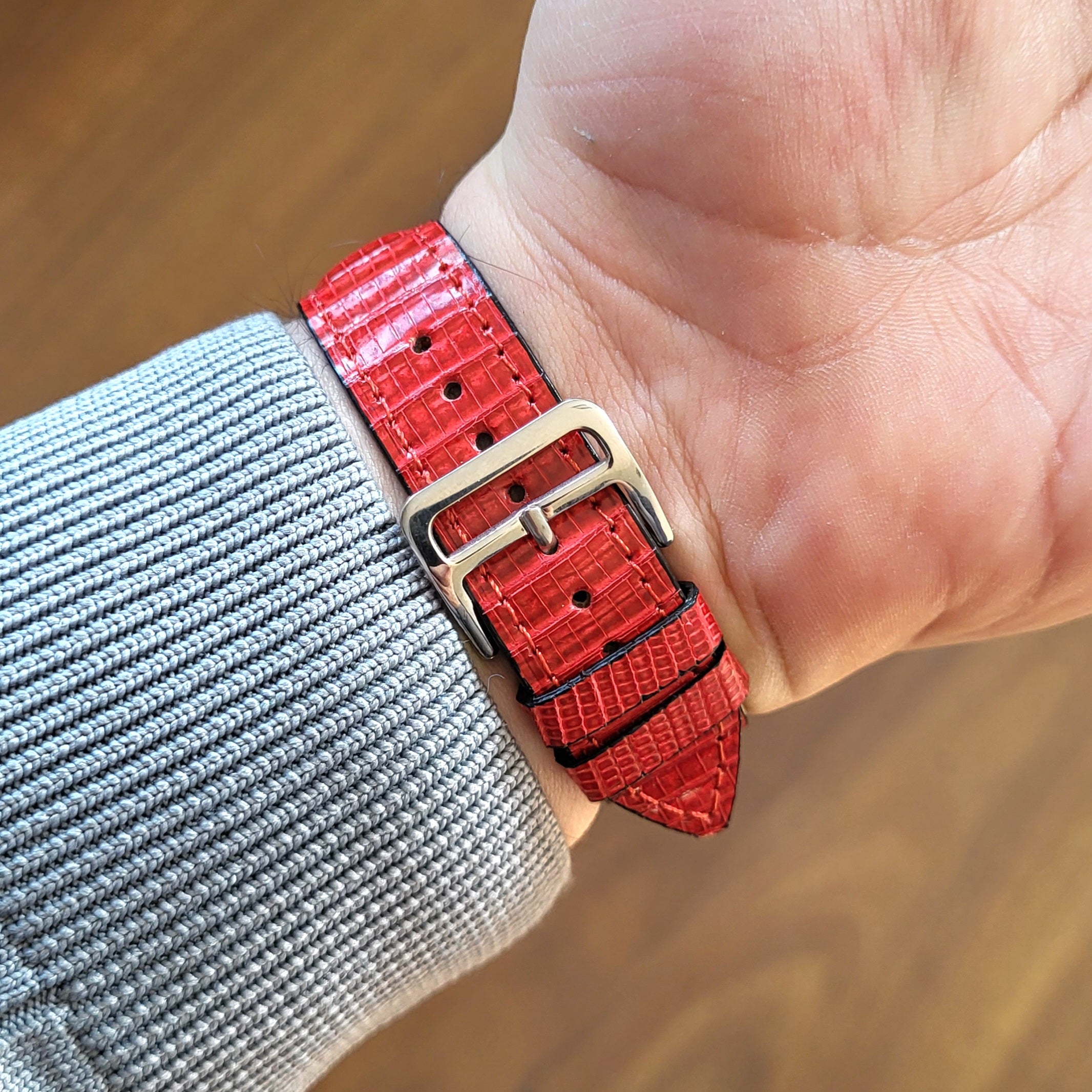 Gerçek deri el yapımı kırmızı renk bayan saat kordonu