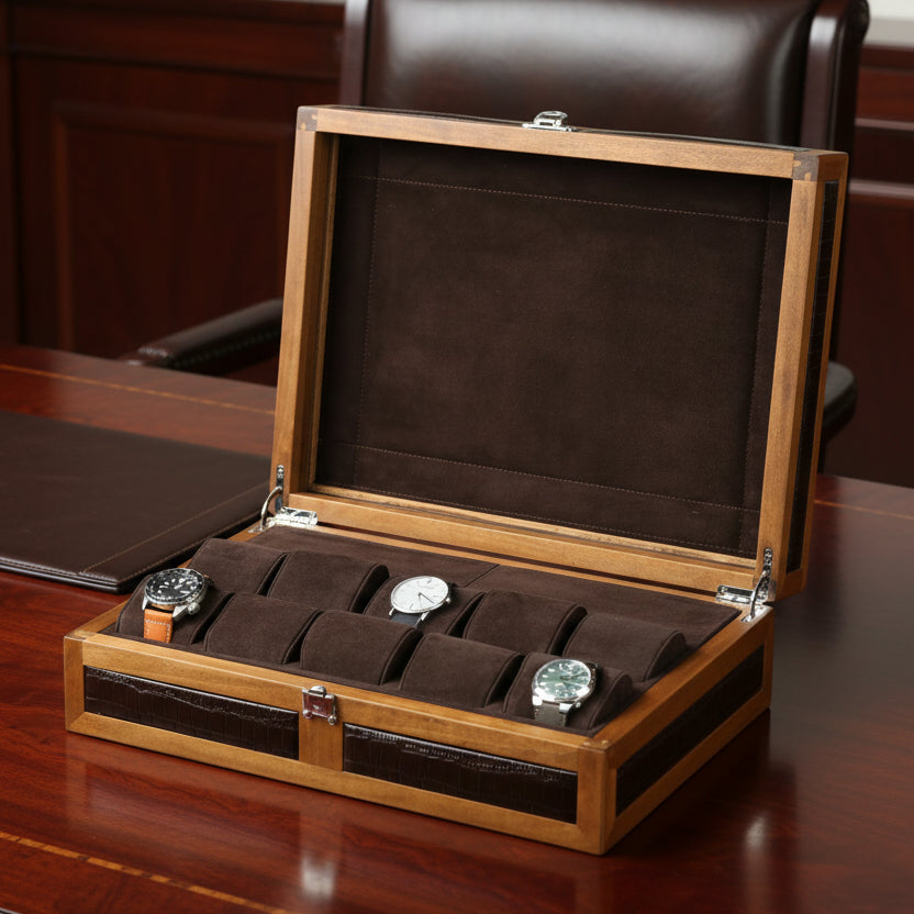 İçi kahverengi renkli gerçek oğlak süet kaplı dışı ahşap lüks saat kutusu