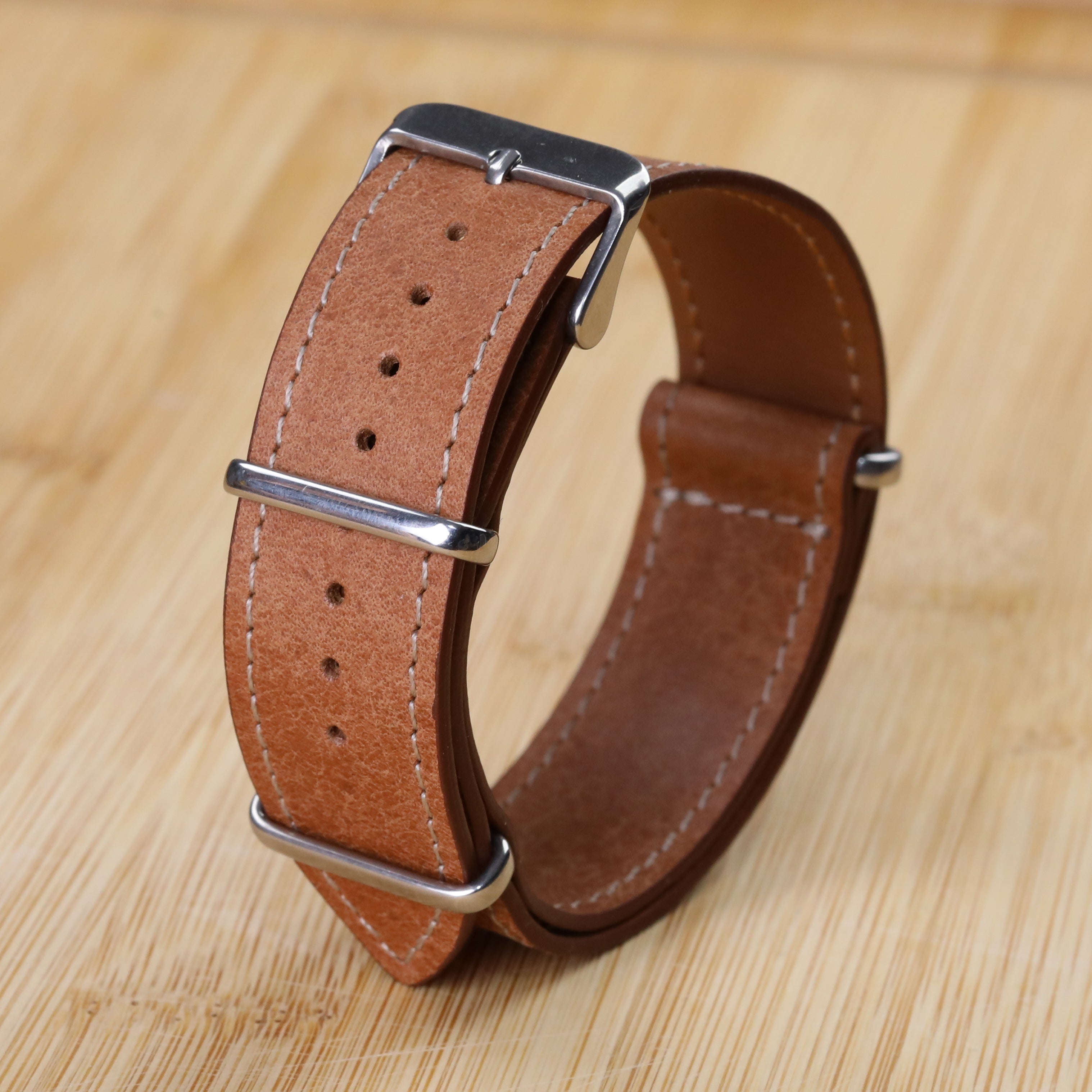 Gerçek dana derisi el yapımı akıllı pimli açık kahve renkli nato deri kordon