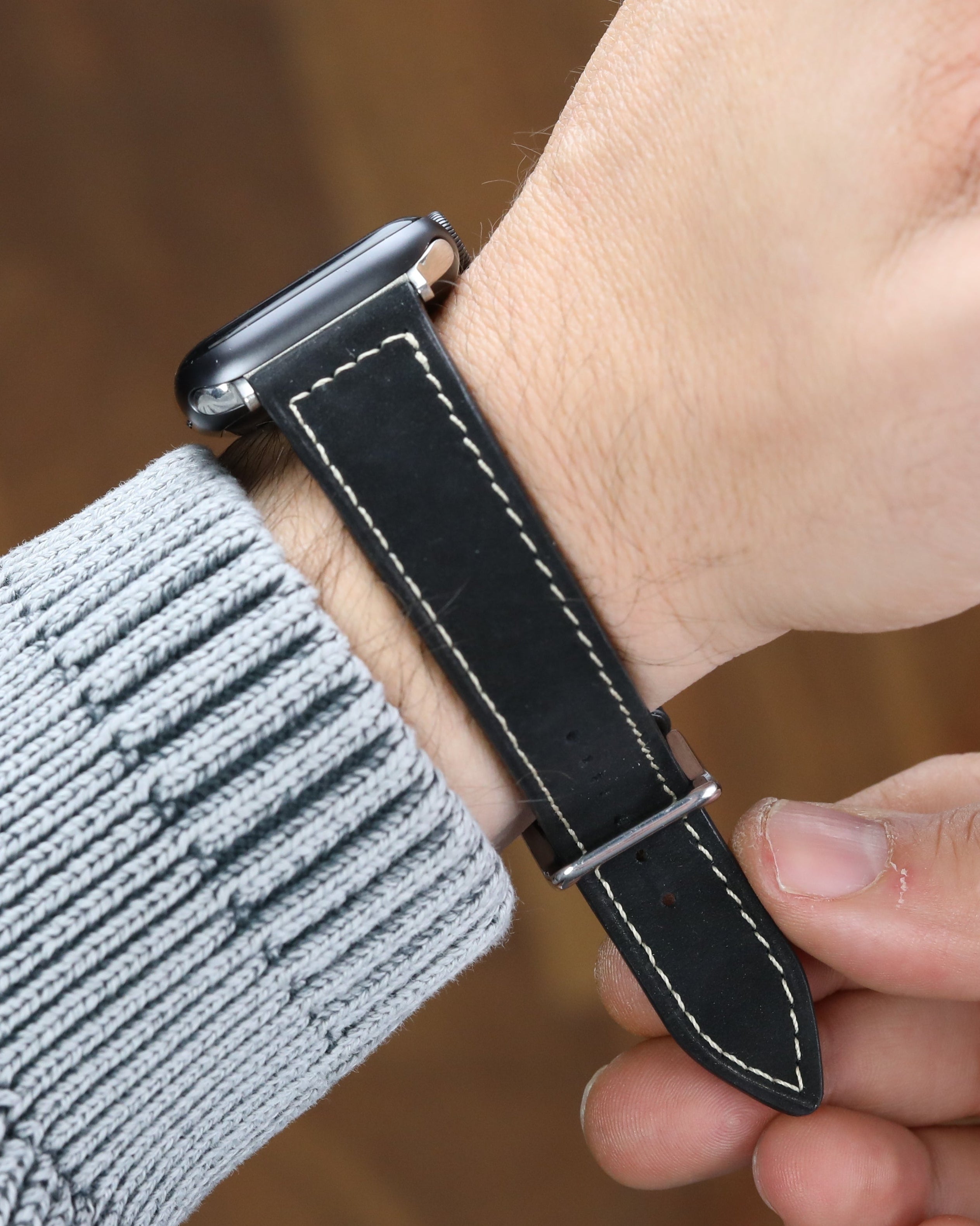 Siyah renkli gerçek deri el yapımı antialerjik arka derili nubuk apple watch ultra ile uyumlu kordon