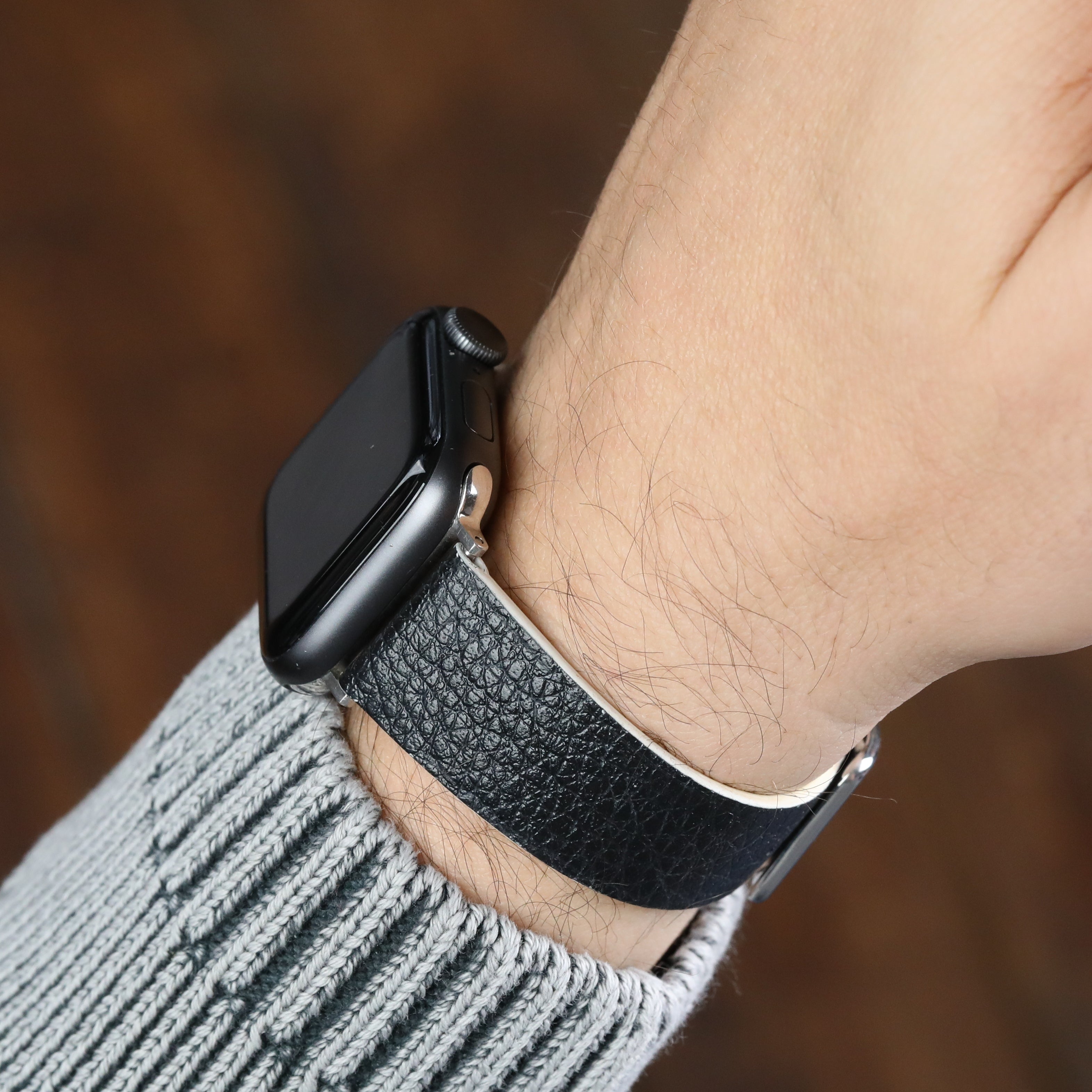 Gerçek deri el yapımı antialerjik arka derili apple watch 44mm ile uyumlu siyah renk deri kordon