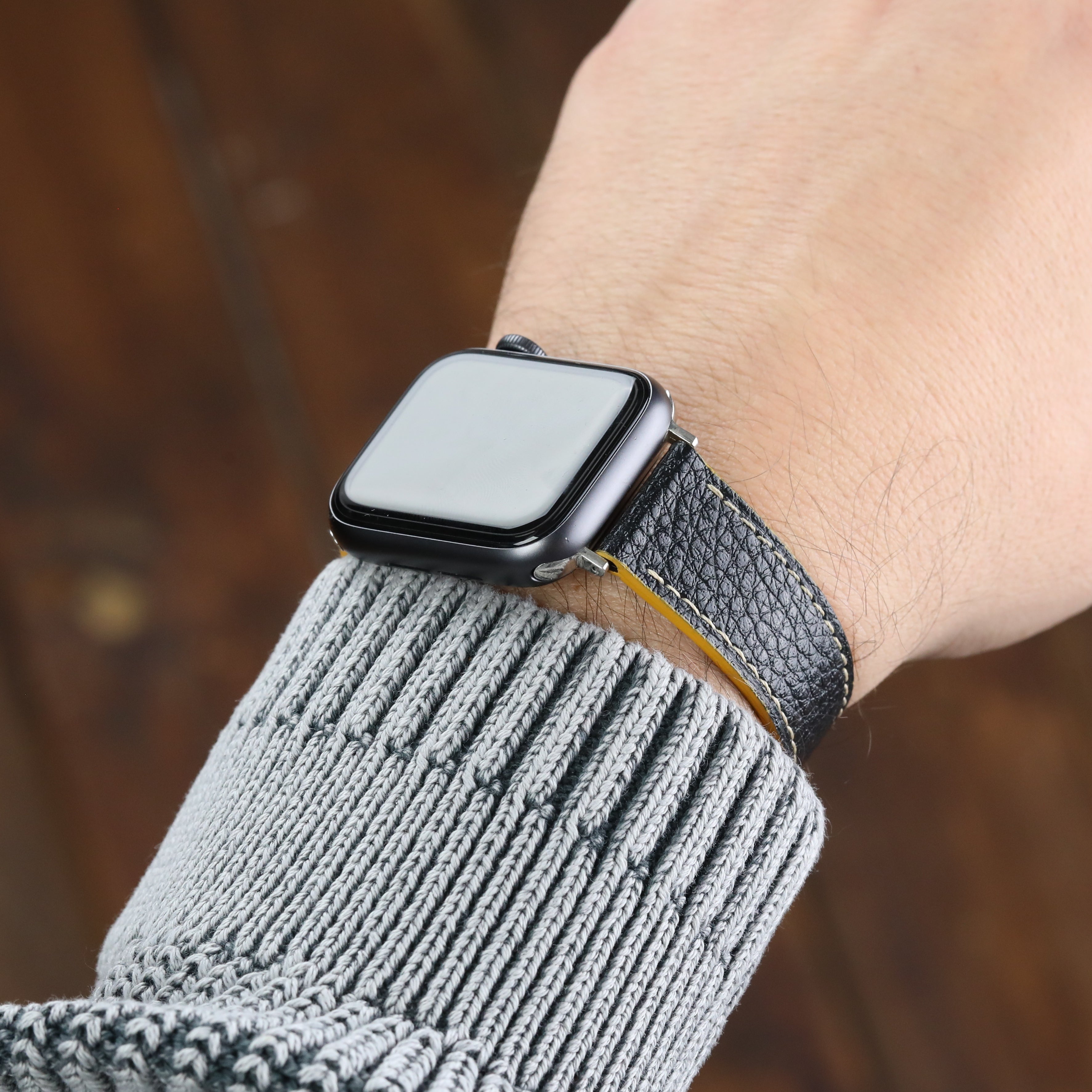 Siyah renkli togo gerçek deri el yapımı antialerjik arka derili apple watch ile uyumlu deri kordon