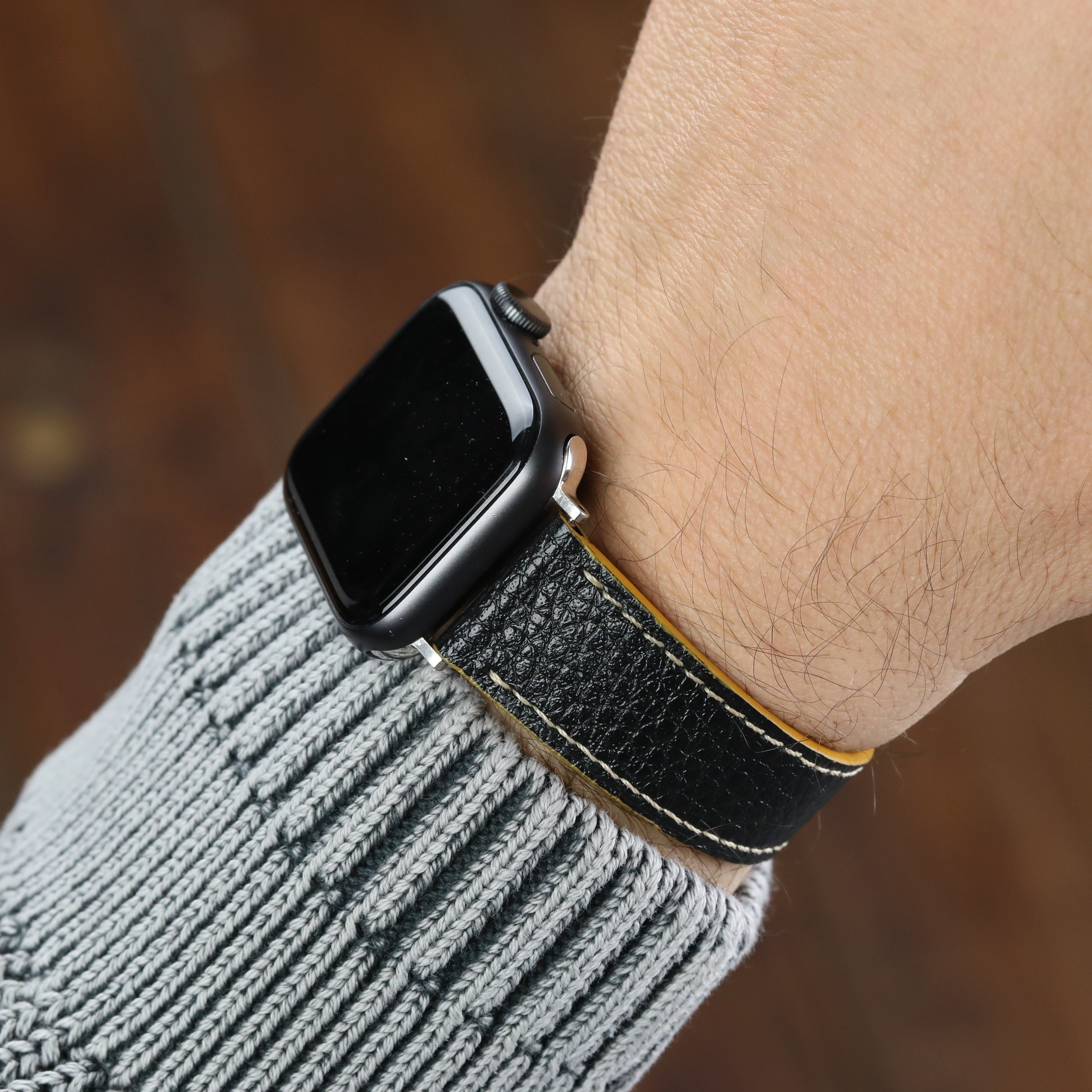 Siyah renkli tarçın yan boyama gerçek deri el yapımı antialerjik arka derili apple watch ultra ile uyumlu kordon